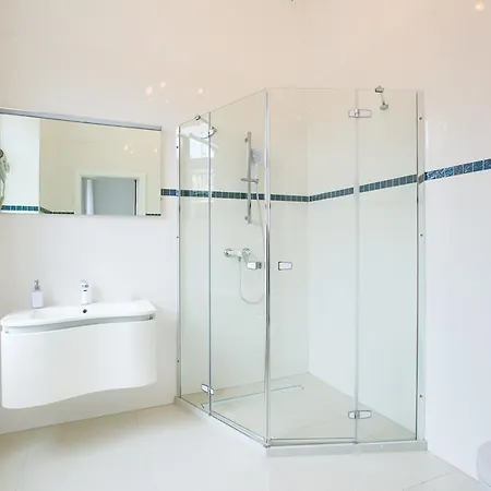 Collins Center * Пула