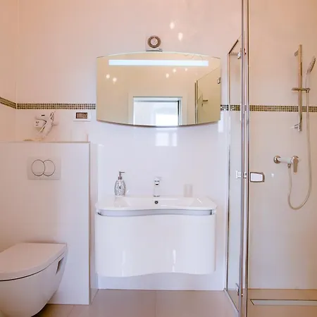 Апартаменты Collins Center *