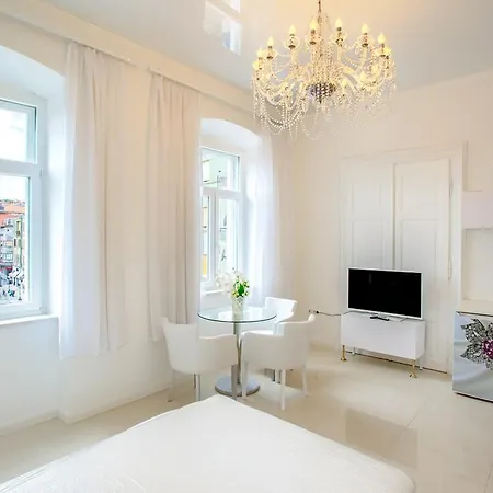 Collins Center Апартаменты *