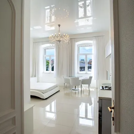 Collins Center Apartament