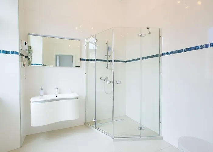 Collins Center * Pula