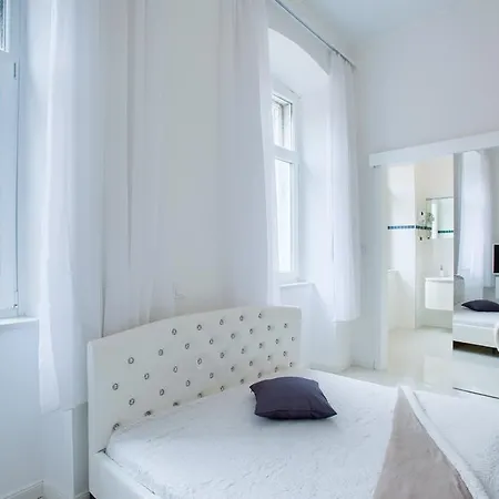 Collins Center بولا